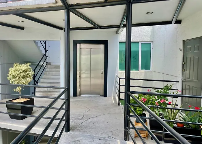 At The Heart Of Restaurants And Night Life Apartment *