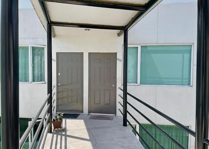At The Heart Of Restaurants And Night Life Apartment *