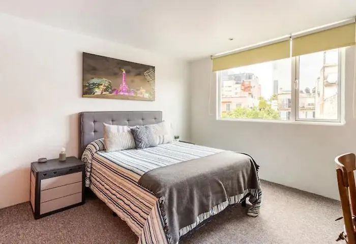 Apartment At The Heart Of Restaurants And Night Life