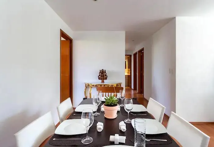 At The Heart Of Restaurants And Night Life Apartment *