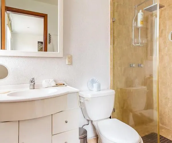 At The Heart Of Restaurants And Night Life Apartment *